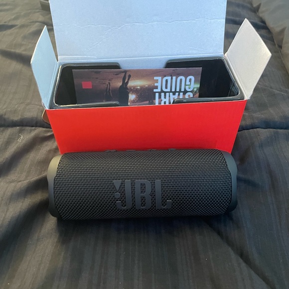 JBL FLIP 6 Portable Waterproof Speaker - Black - Picture 16 of 16